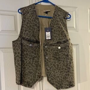 Universal Thread Leopard Print Denim Vest